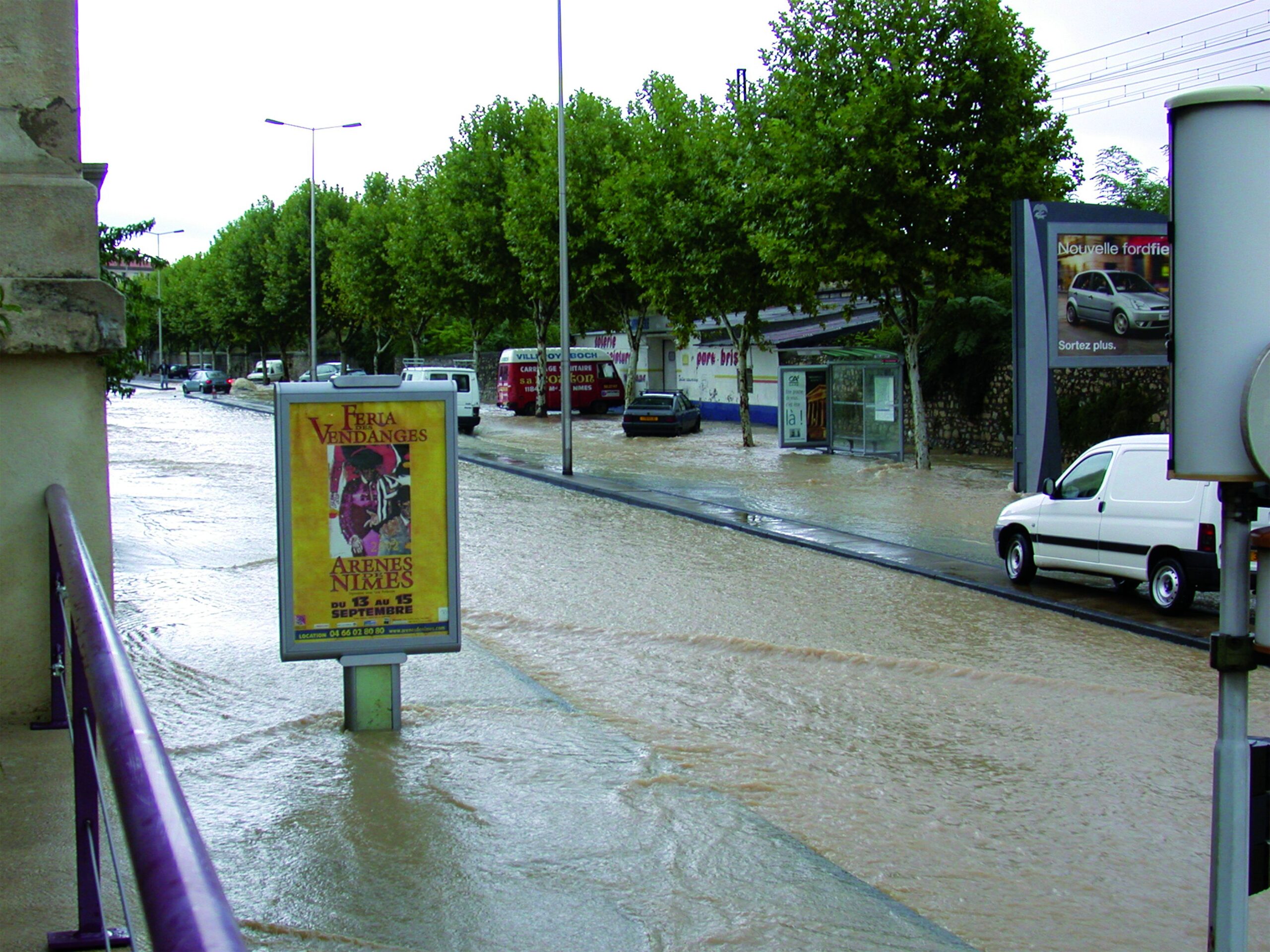 Boulevard Talabot, Nîmes - 9 septembre 2002